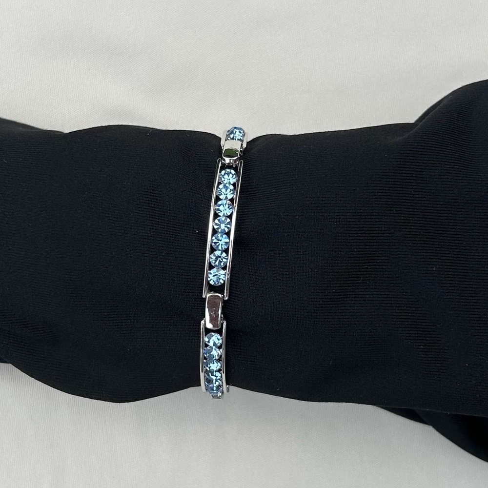 Blue Crystal Silver-Toned Tennis Bracelet. Excellent Condition. - Picture 4 of 9